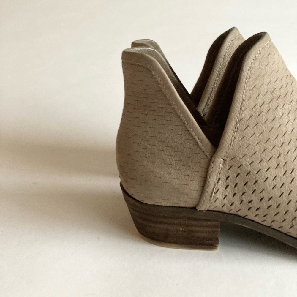 Lucky Brand Cream Leather Ankle Booties size 7 - Picture 4 of 12